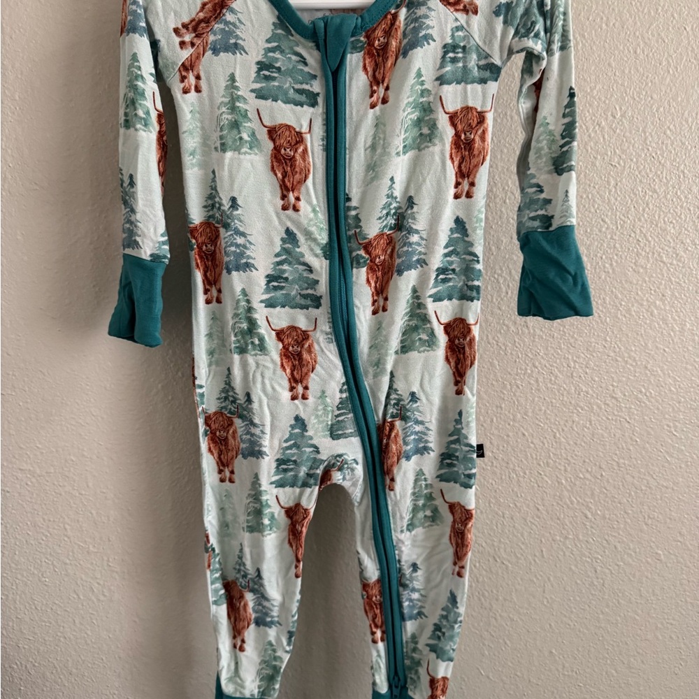 The Sleepy Sloth Highland Cow Convertible Romper 6-12M